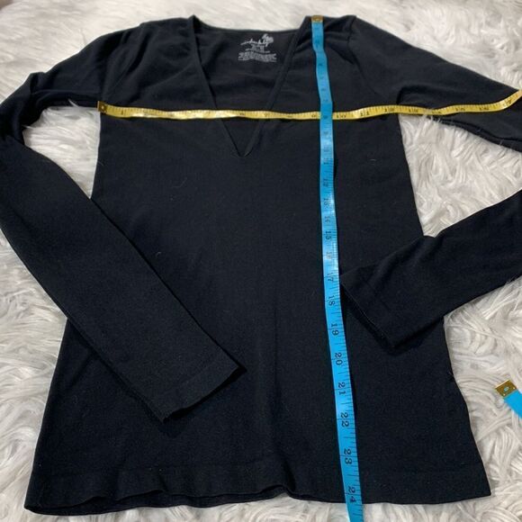 🟢3 items for $20 ——INTIMATELY Free People black deep v-neck long-sleeve stretchy - Picture 6 of 6